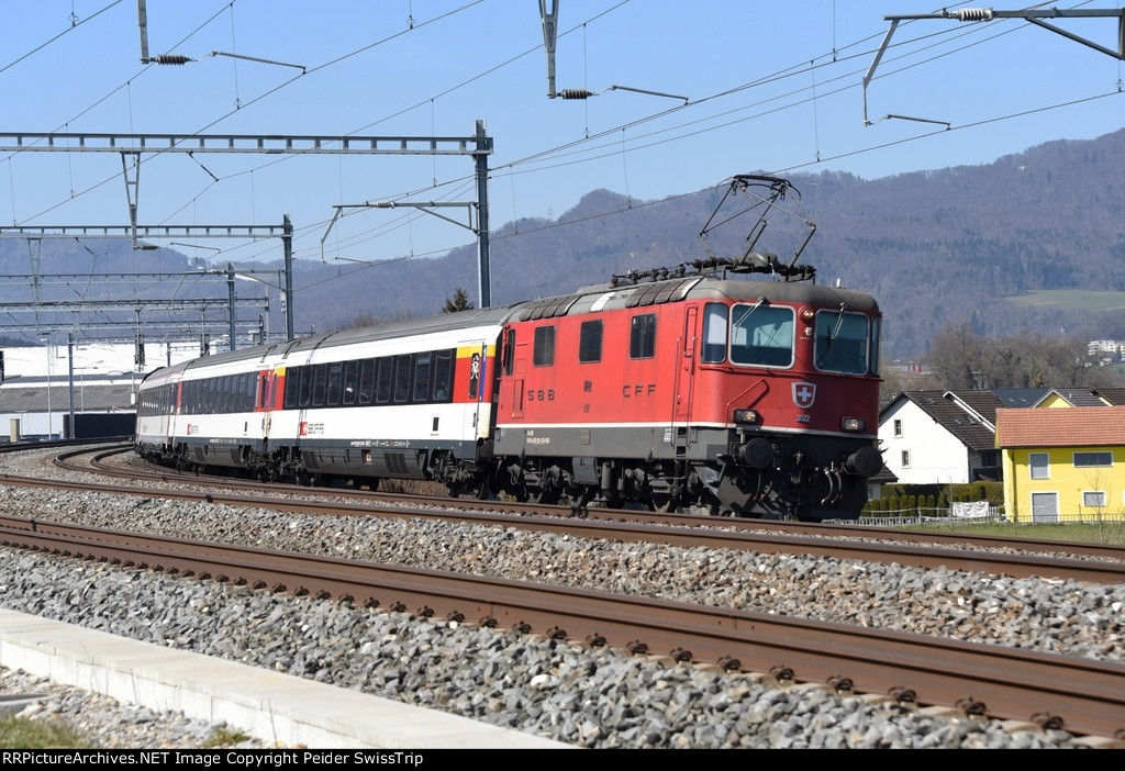 SBB pax trains, part one: long distance single deck coach train